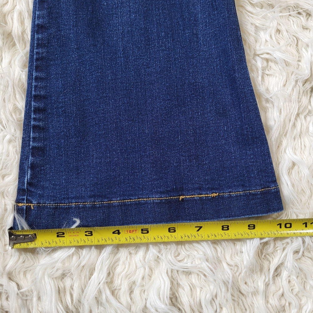 Spanx Flare Leg Pull On Jeans Size Medium Dark Wash - Picture 12 of 15